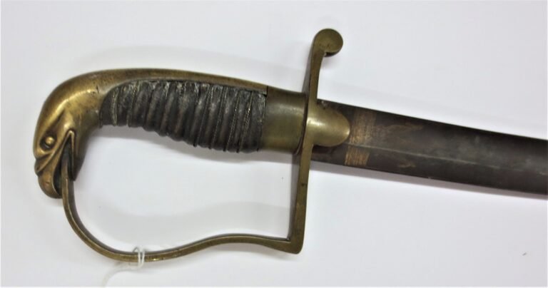 hongen civil war sword with bearr face on handle